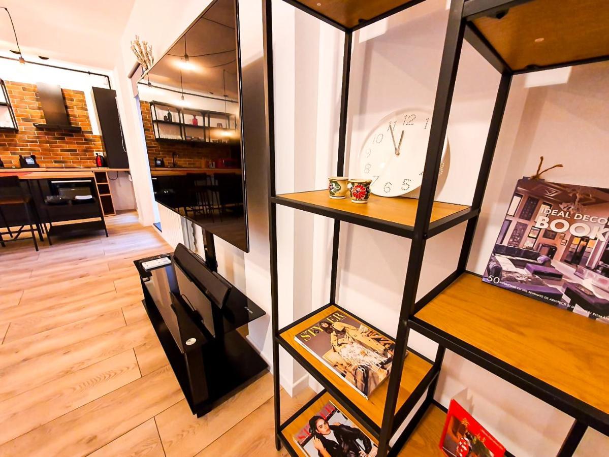 Urban Retreat: Industrial Chic 1Br Ap - Heart Of Bucharest Apartment Exterior photo